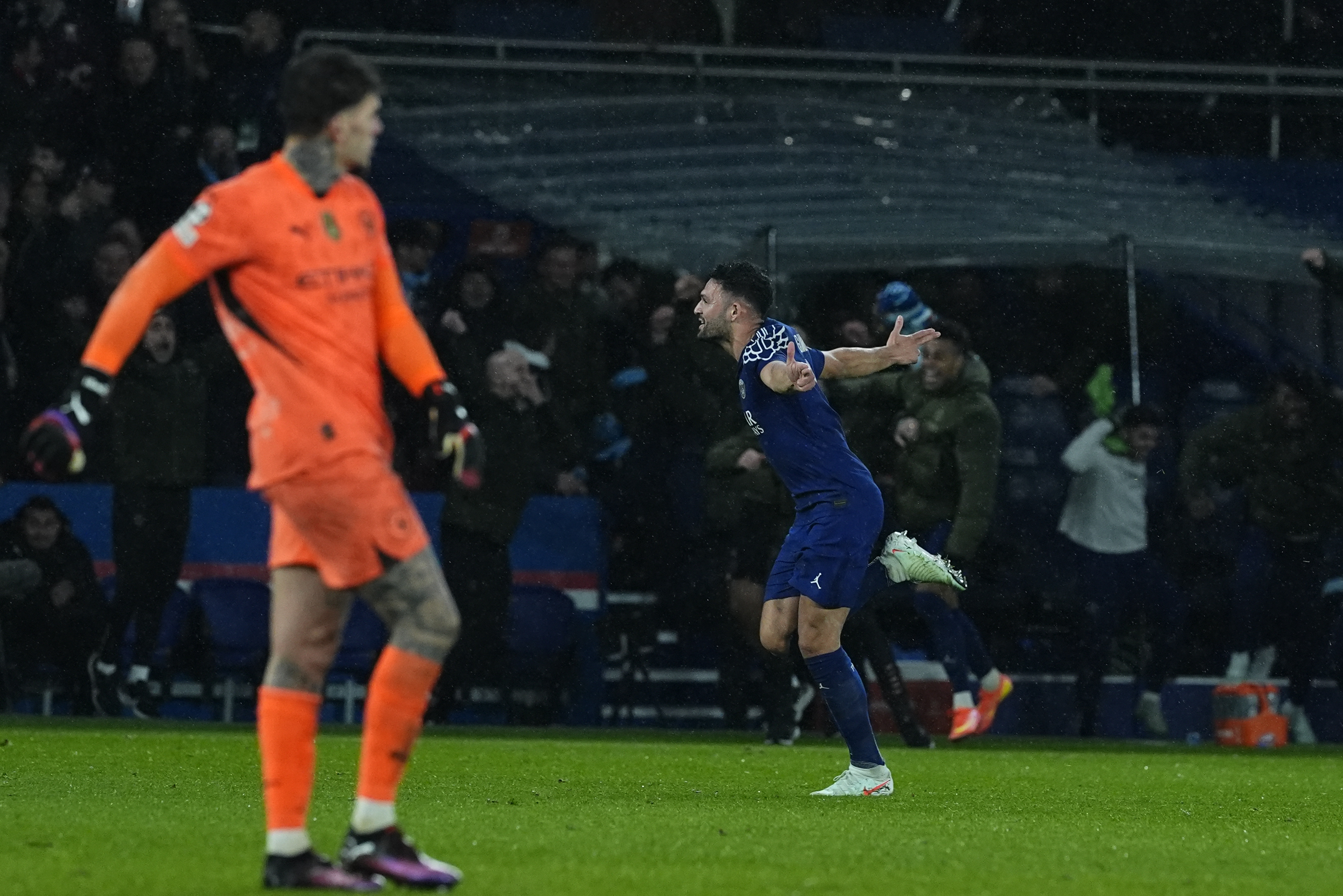 巴黎圣日耳曼获得胜利,球队威武 巴黎圣日耳曼获得胜利,球队威武