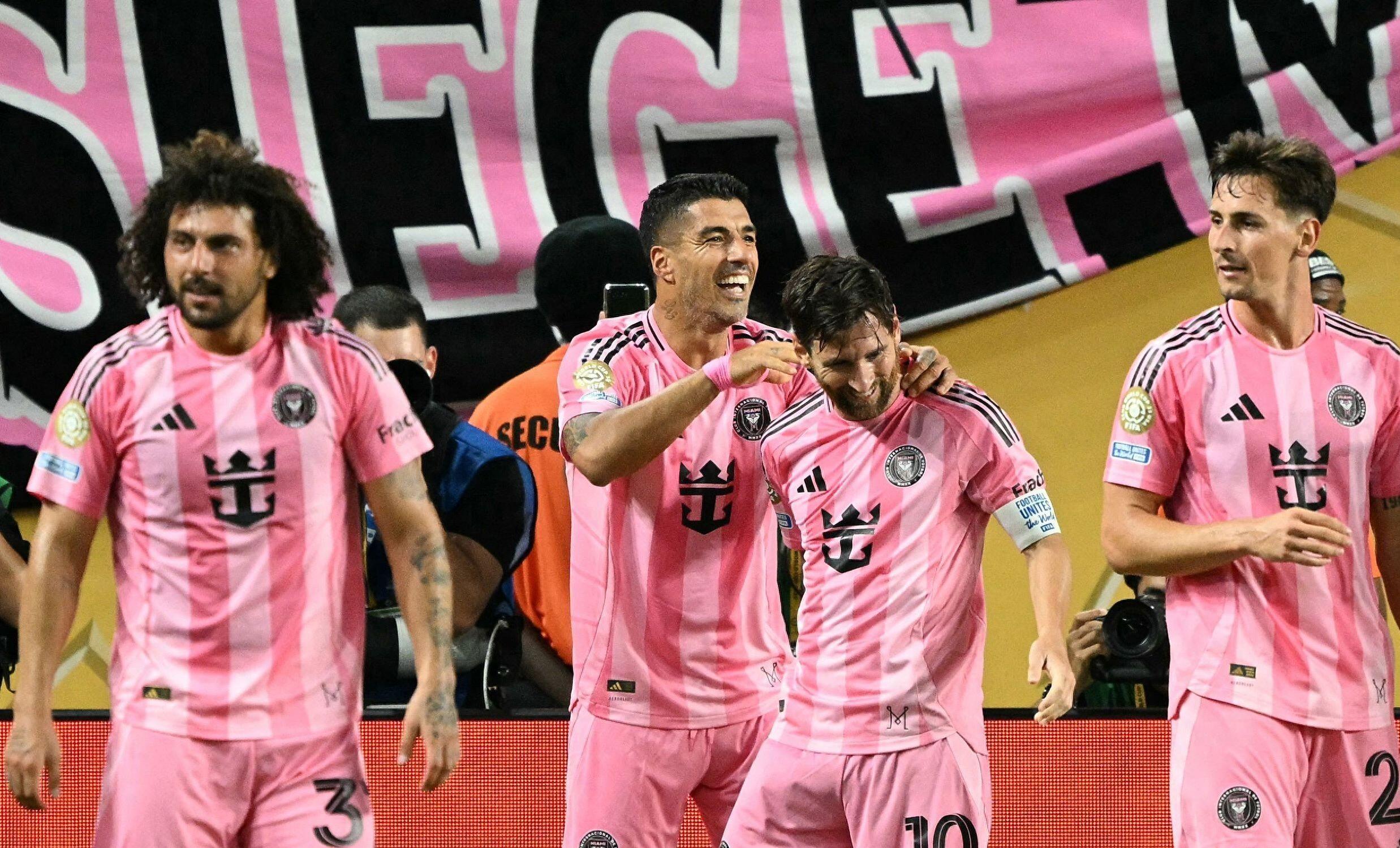 包含乌拉圭险胜利物浦，苏亚雷斯一己之力扛起全队的词条