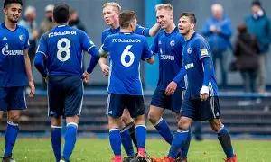 沙尔克04抢分成功,士气大振的简单介绍 沙尔克04抢分成功,士气大振的简单介绍