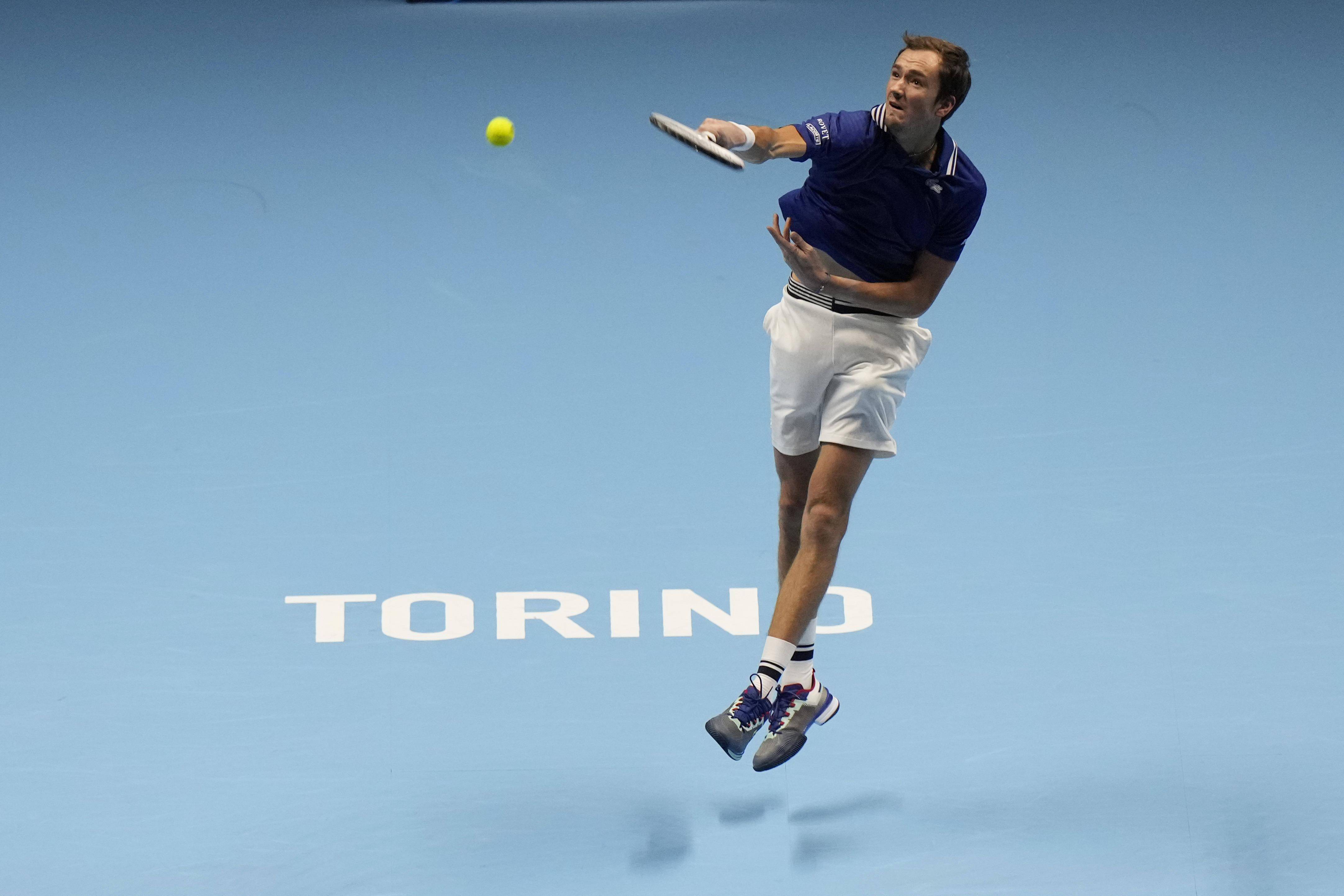 意大利网球队完胜世界网球队,梅德韦杰夫关键制胜的简单介绍 意大利网球队完胜世界网球队,梅德韦杰夫关键制胜的简单介绍