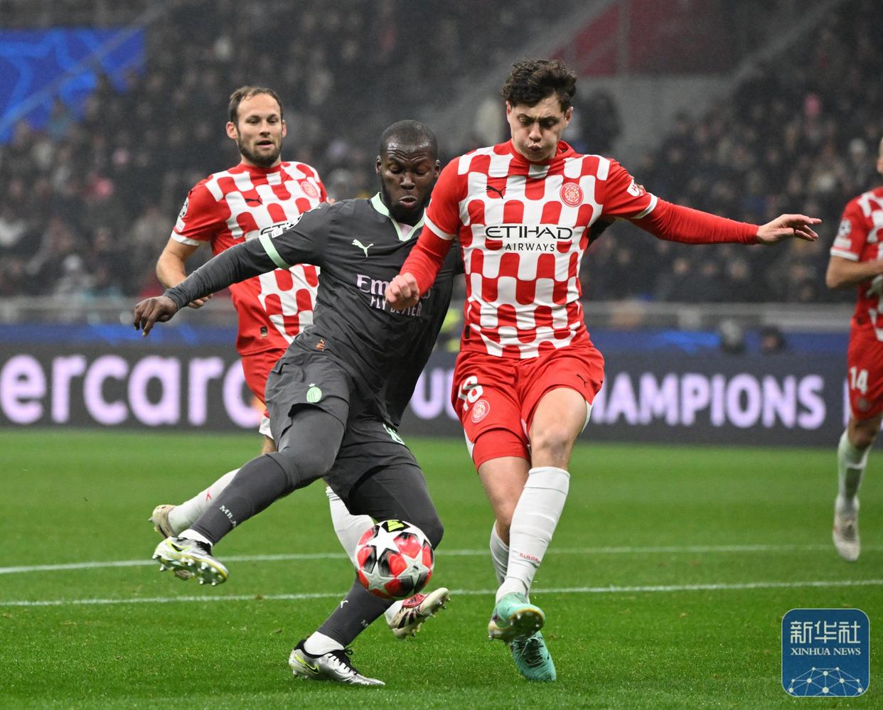 关于国际米兰险胜AC米兰,阿奎罗爆发神勇的信息 关于国际米兰险胜AC米兰,阿奎罗爆发神勇的信息