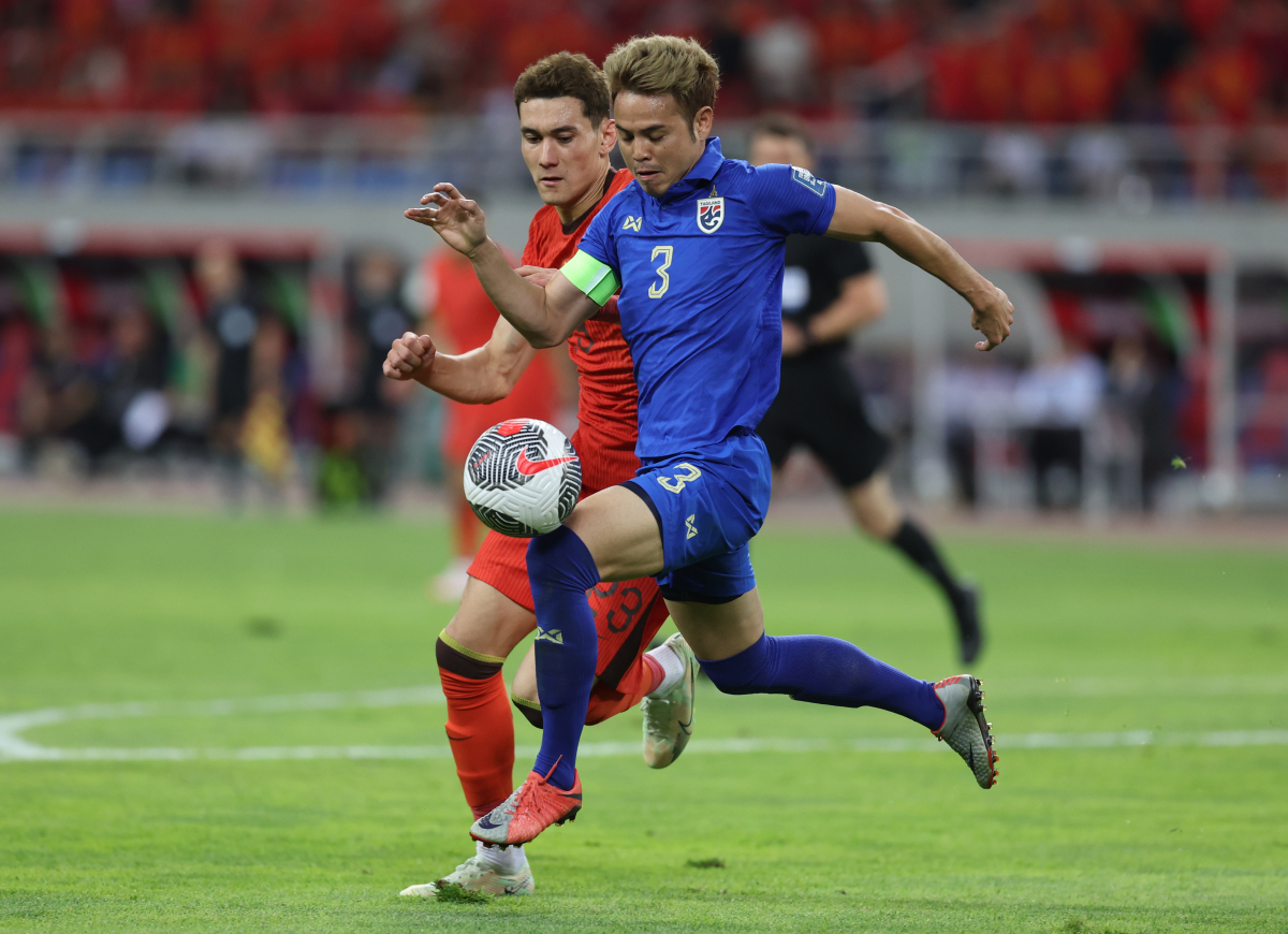 包含英格兰队鏖战韩国队，波尔点燃赛场的词条